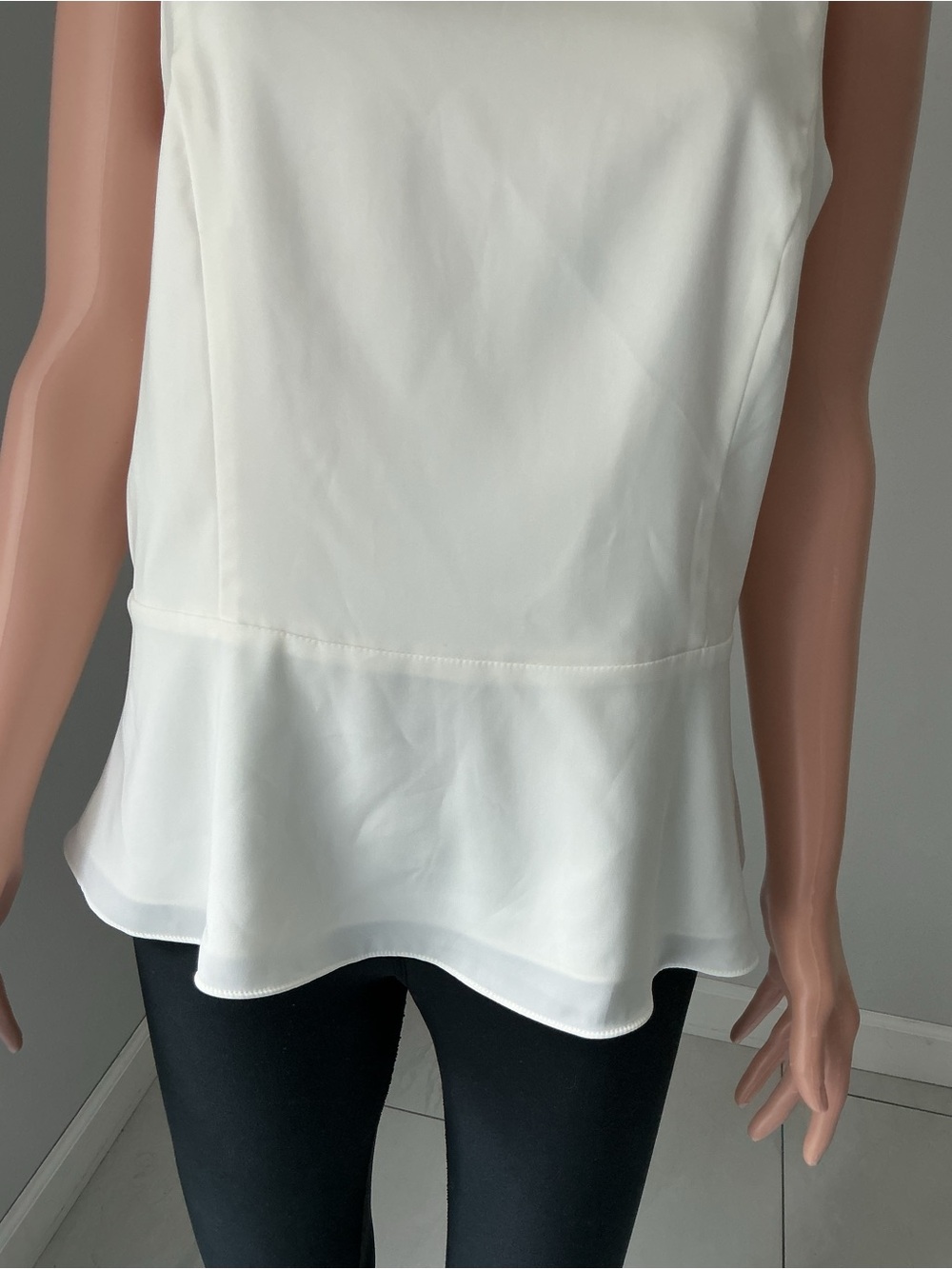 Express Cream Sleeveless Peplum Top L - Picture 5 of 13